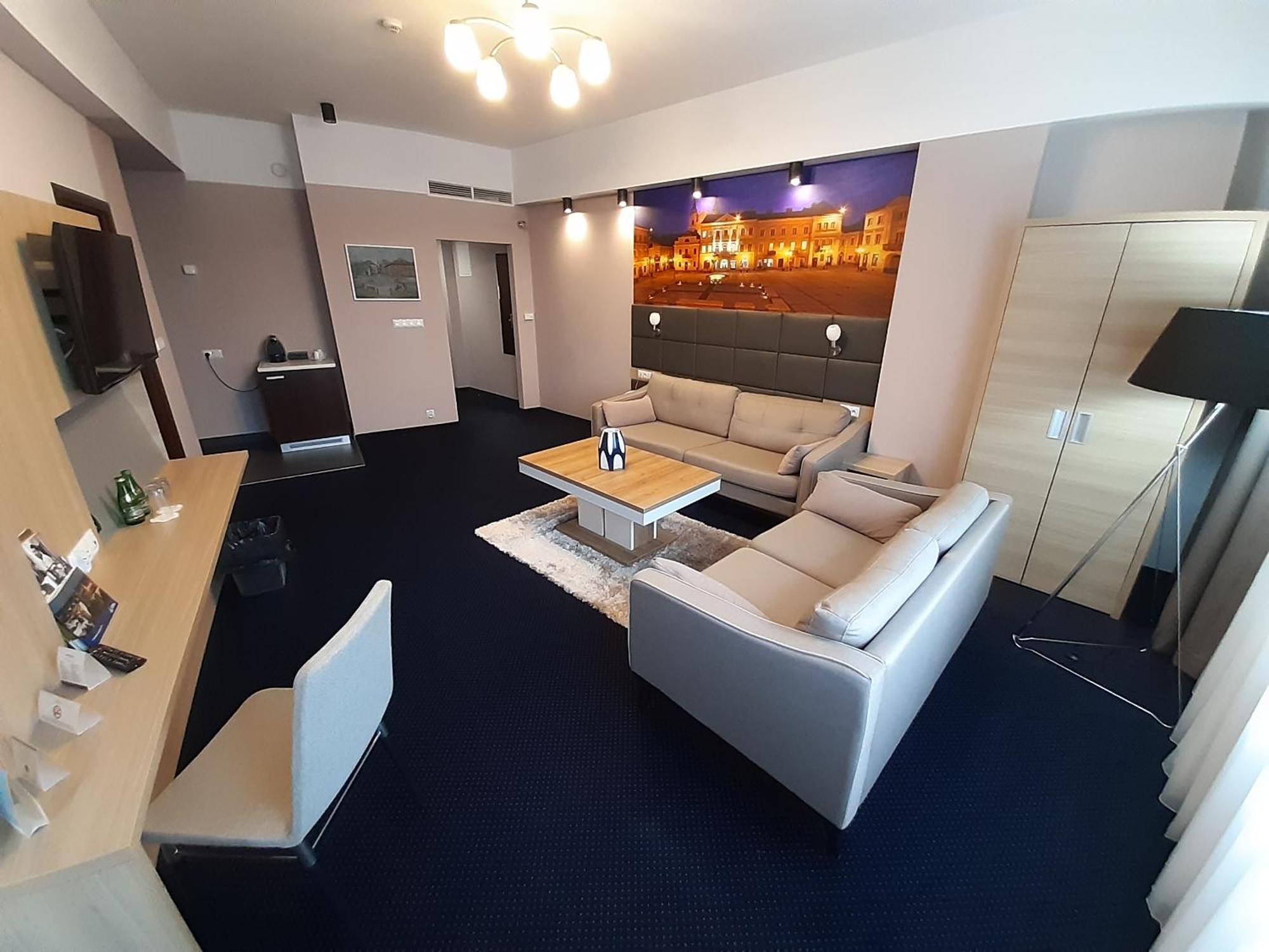 Vestil Hotel Piotrków Trybunalski Eksteriør bilde