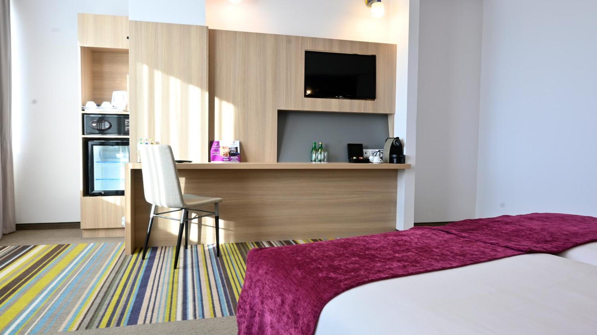 Vestil Hotel Piotrków Trybunalski Eksteriør bilde