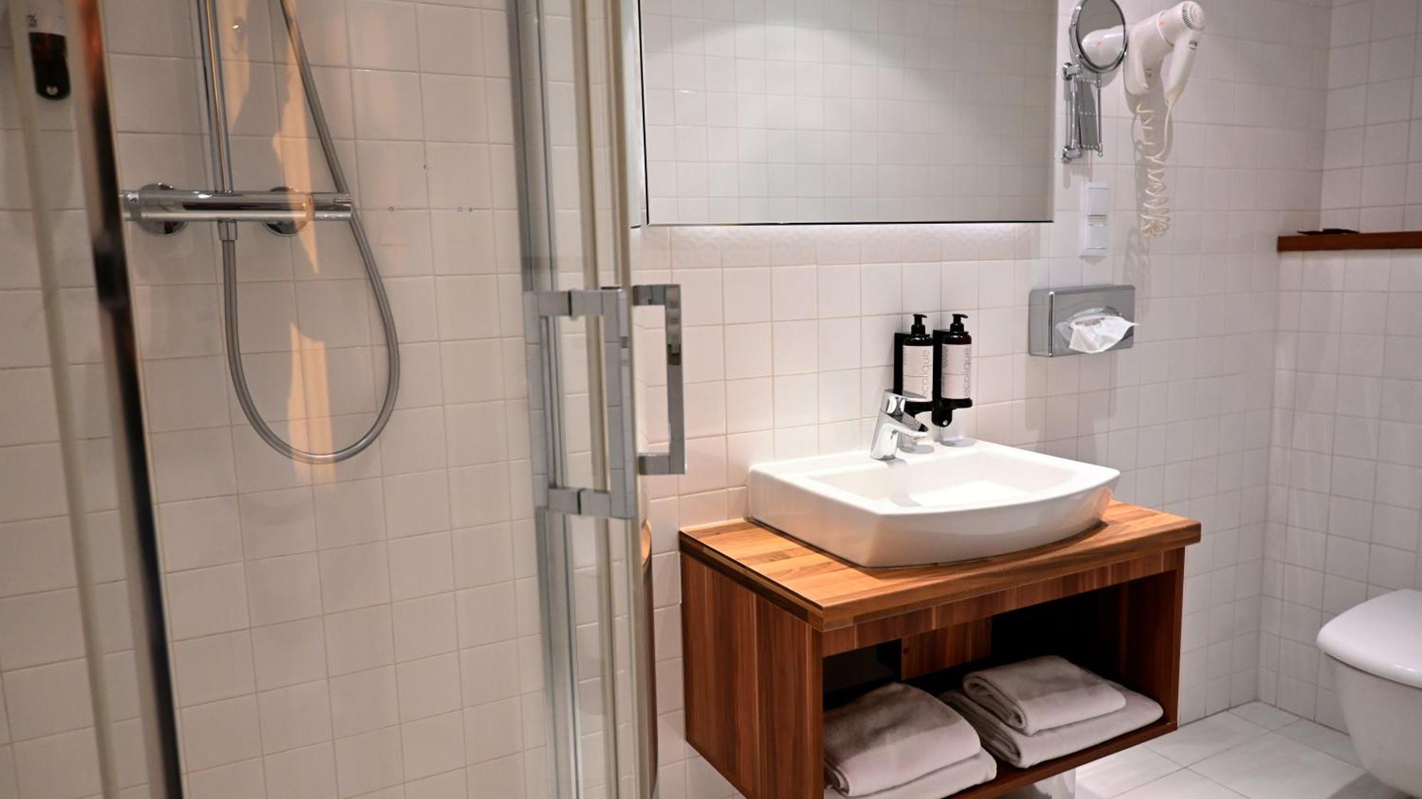 Vestil Hotel Piotrków Trybunalski Eksteriør bilde
