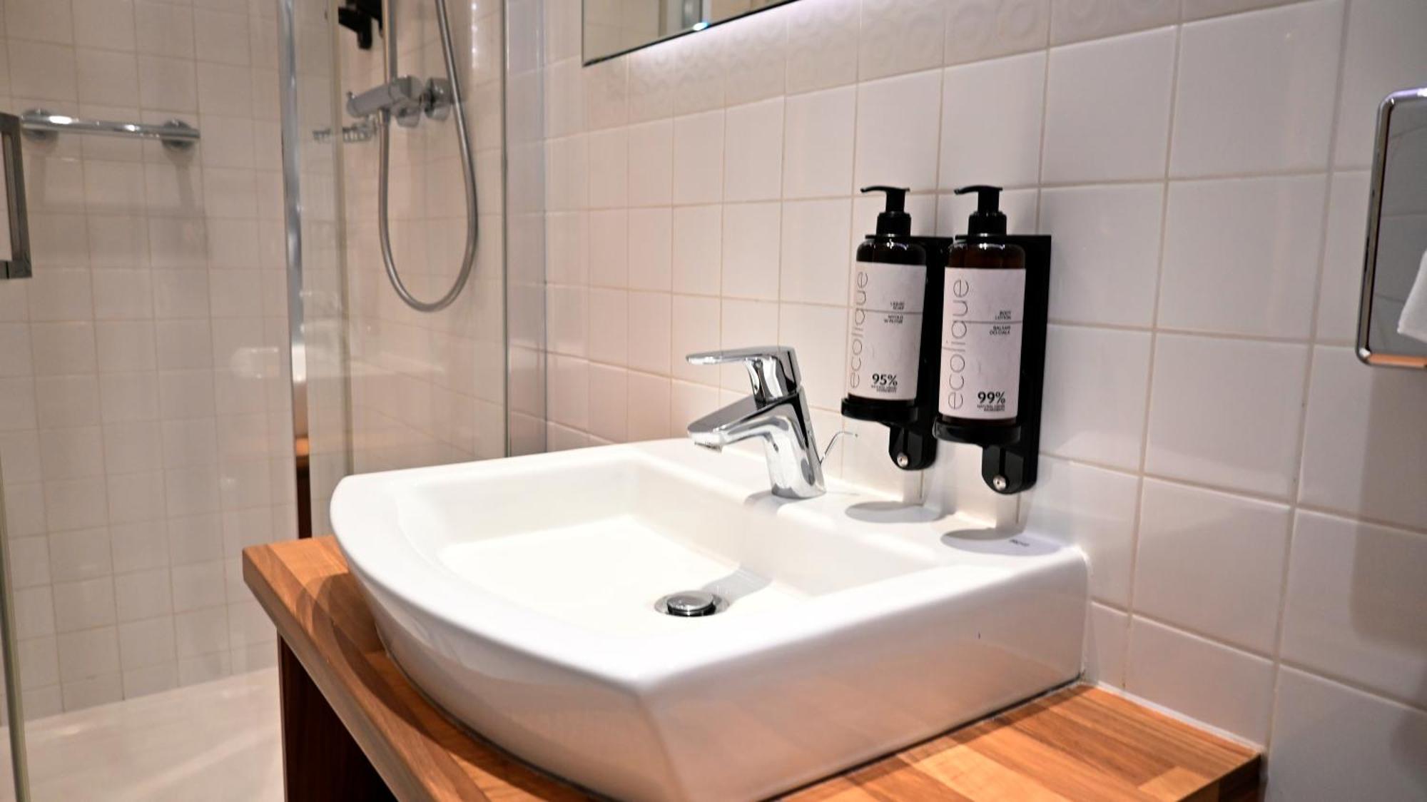 Vestil Hotel Piotrków Trybunalski Eksteriør bilde