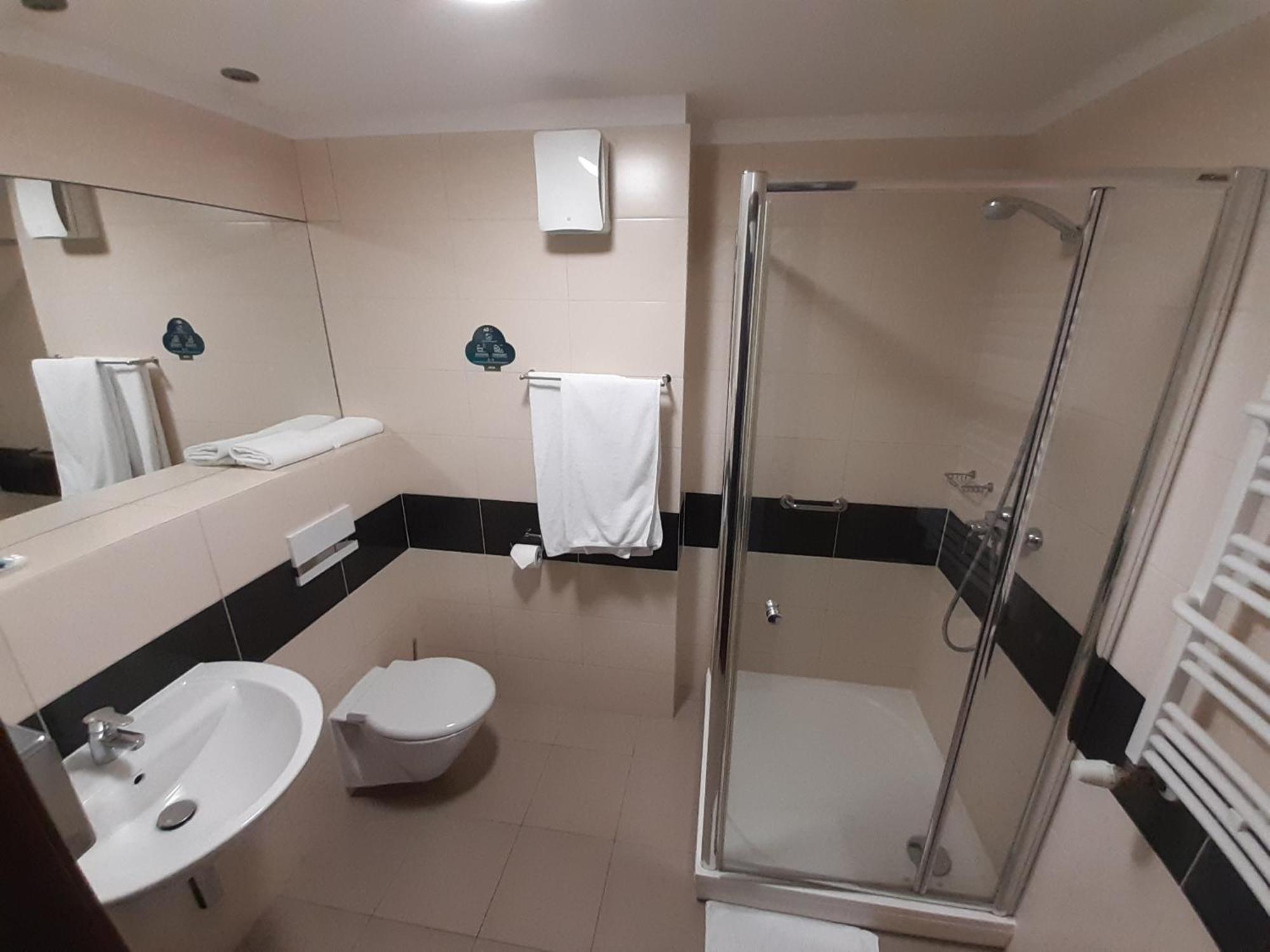 Vestil Hotel Piotrków Trybunalski Eksteriør bilde