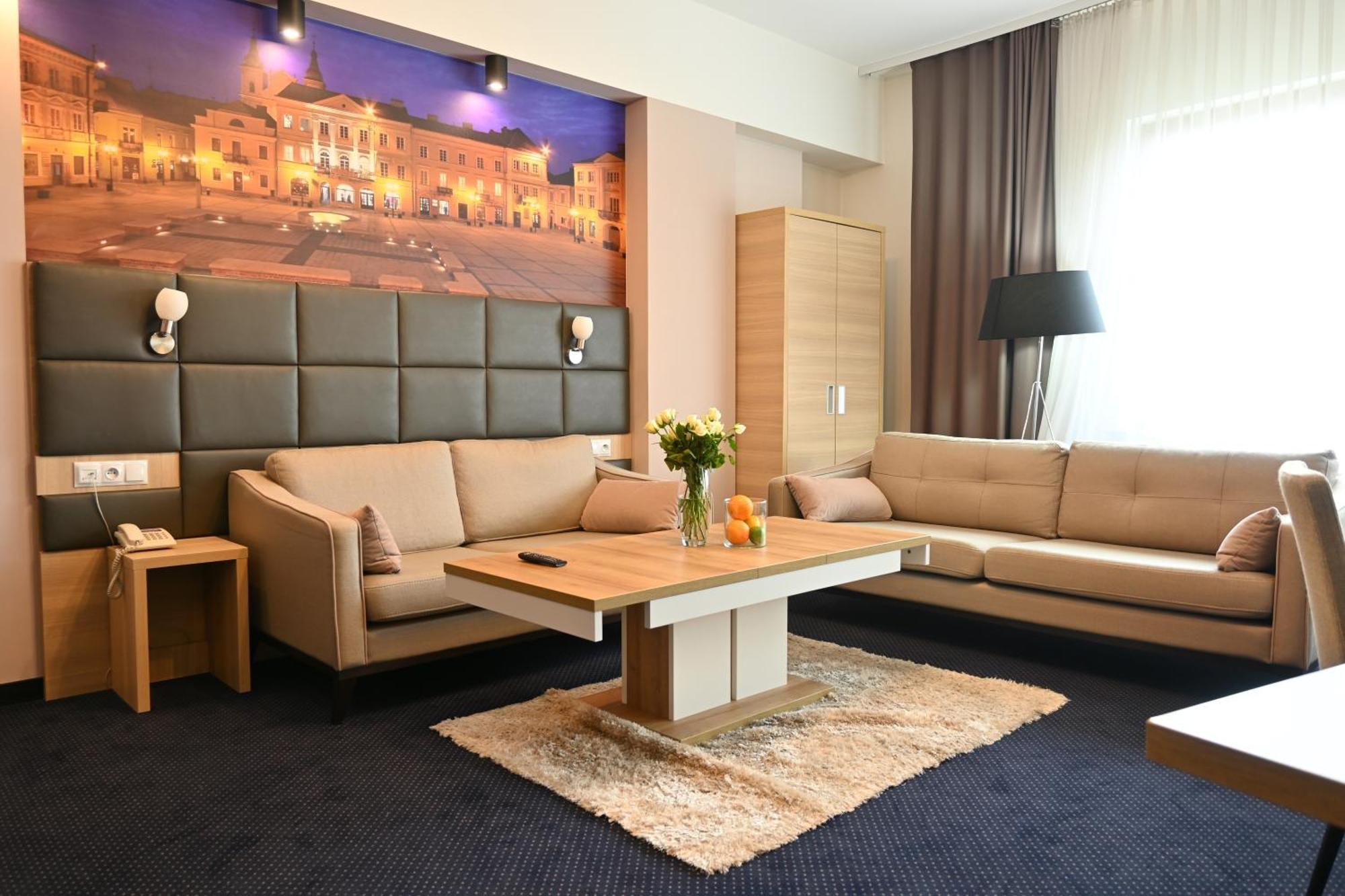 Vestil Hotel Piotrków Trybunalski Eksteriør bilde