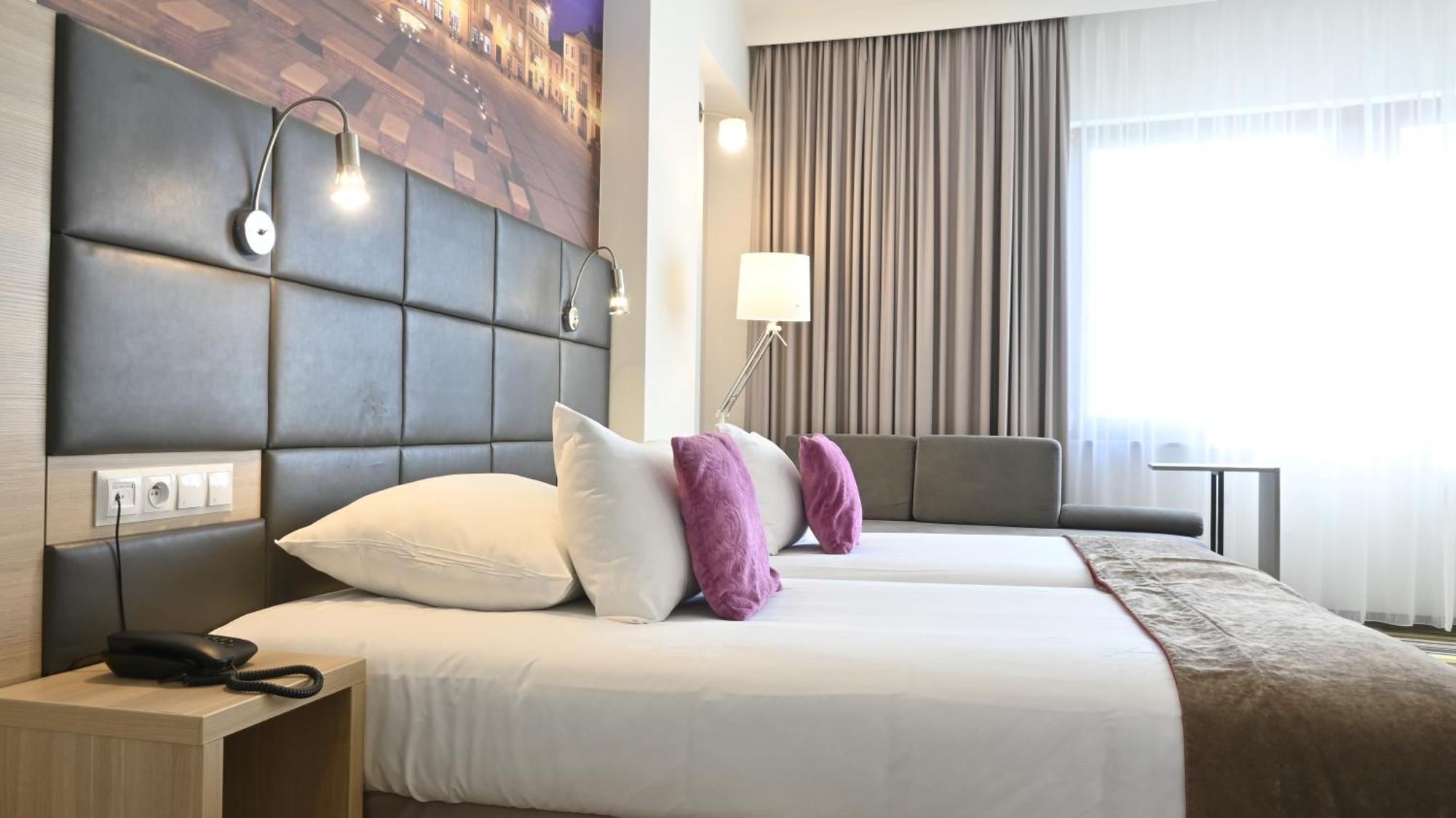 Vestil Hotel Piotrków Trybunalski Eksteriør bilde