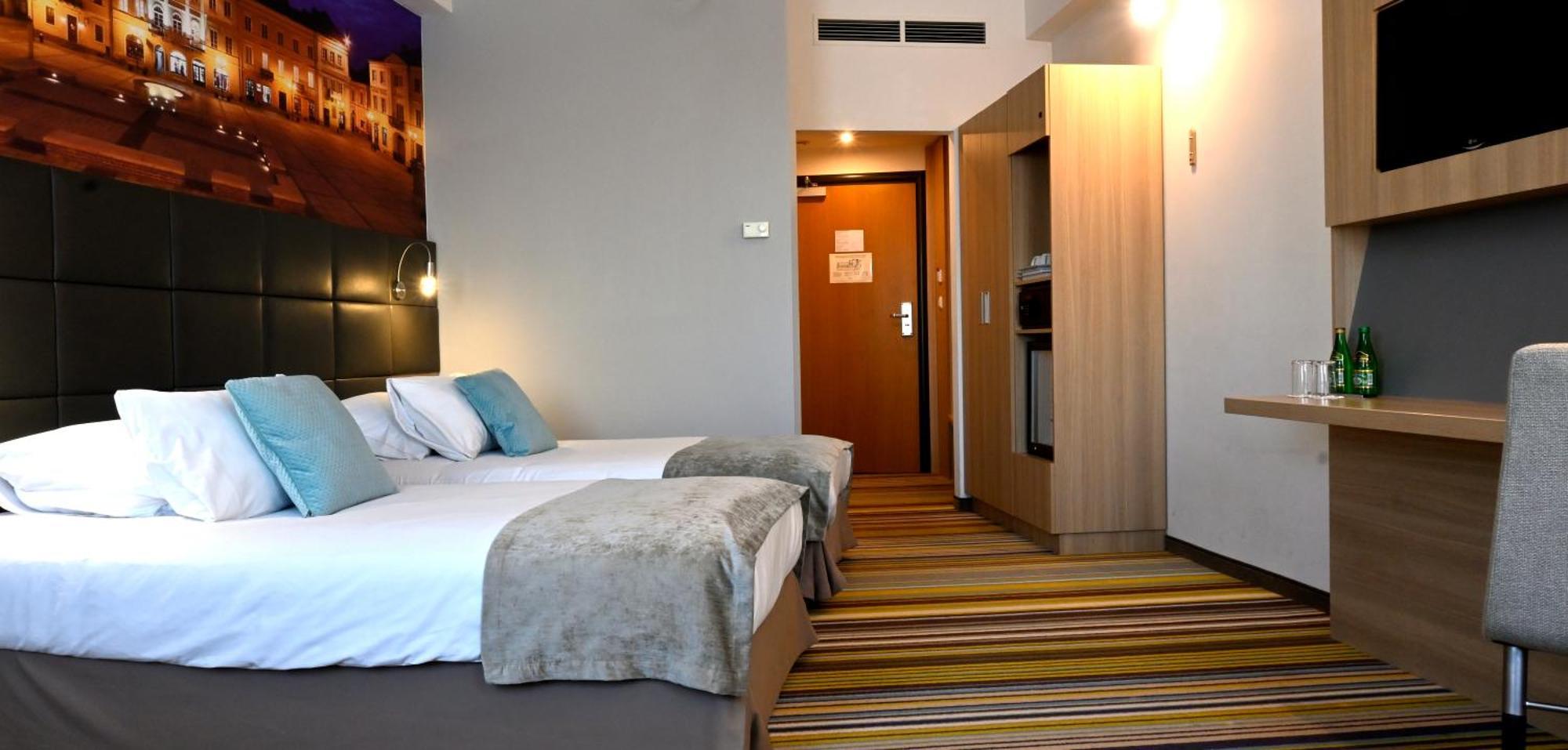Vestil Hotel Piotrków Trybunalski Eksteriør bilde