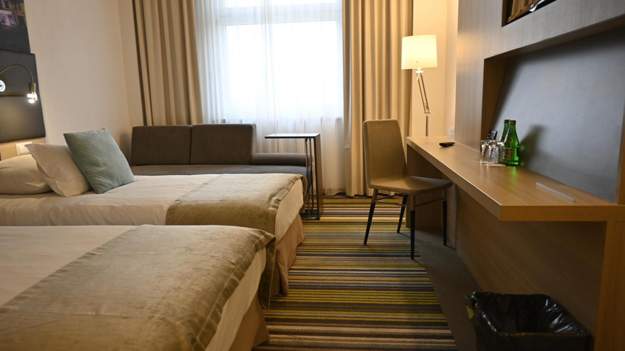 Vestil Hotel Piotrków Trybunalski Eksteriør bilde
