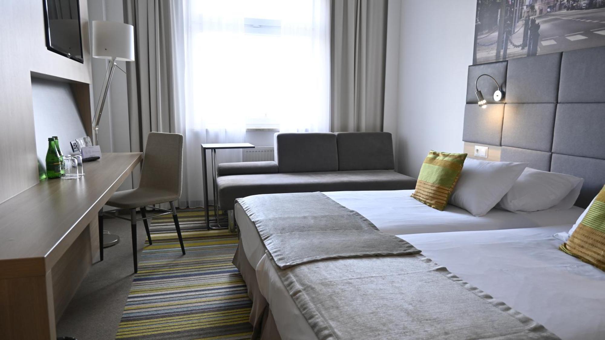 Vestil Hotel Piotrków Trybunalski Eksteriør bilde