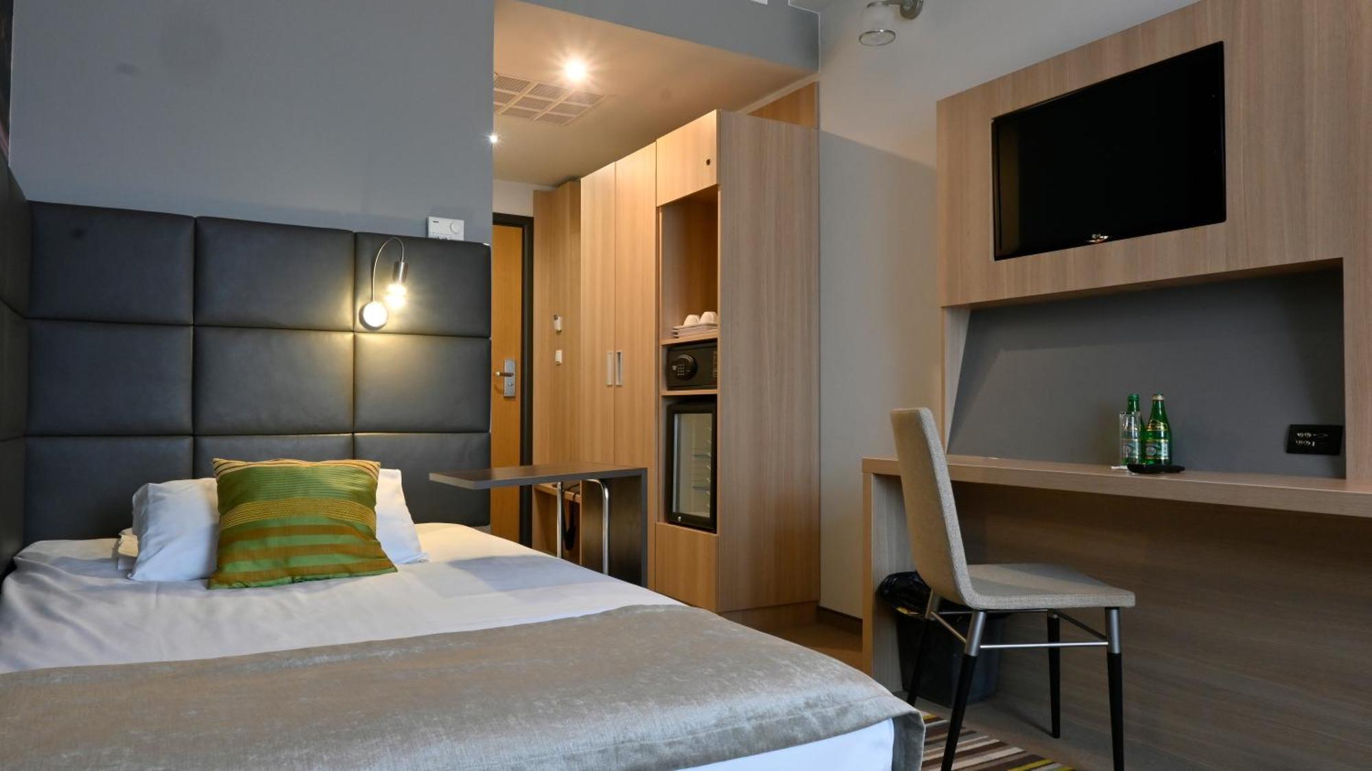 Vestil Hotel Piotrków Trybunalski Eksteriør bilde