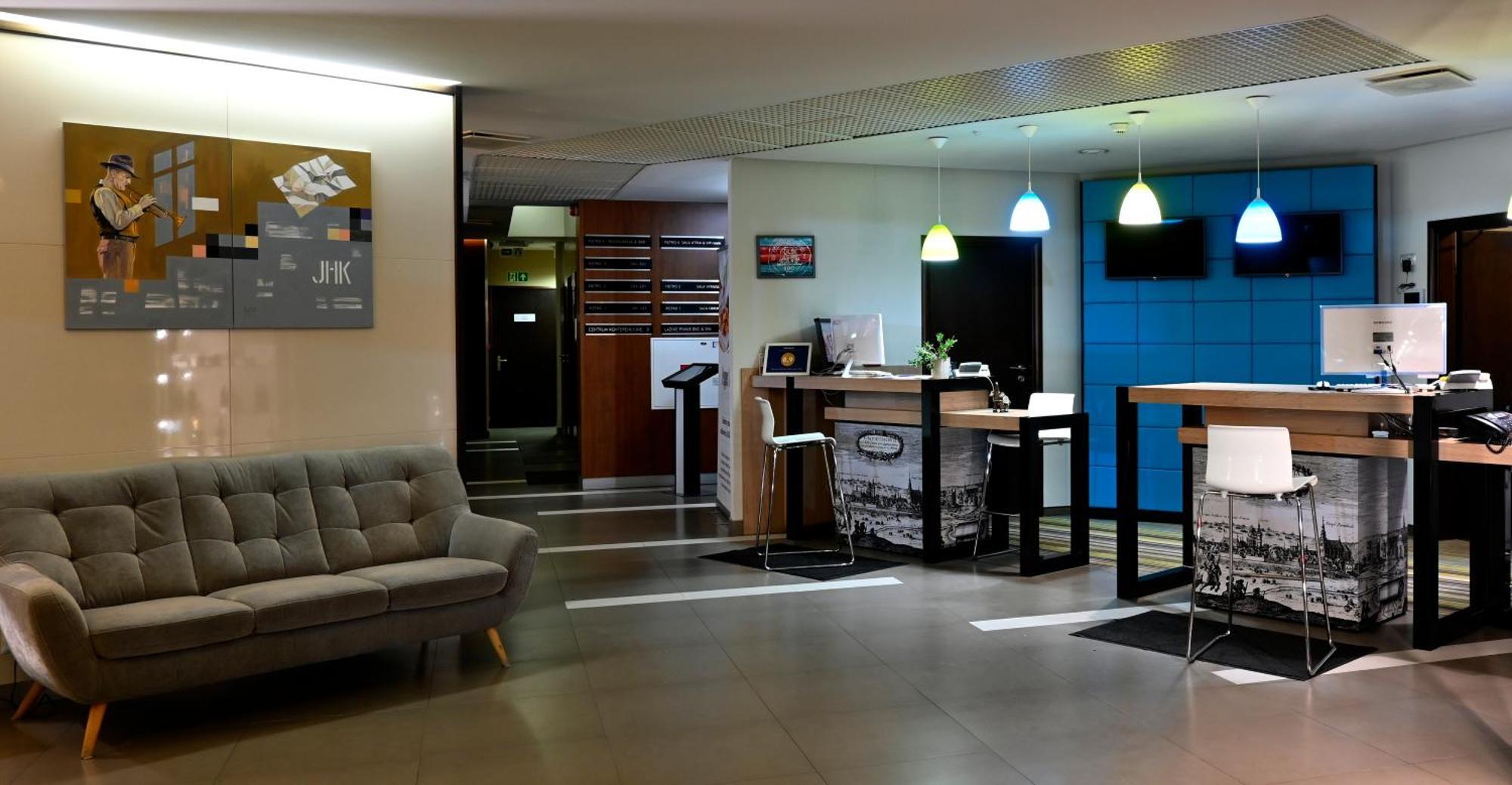 Vestil Hotel Piotrków Trybunalski Eksteriør bilde